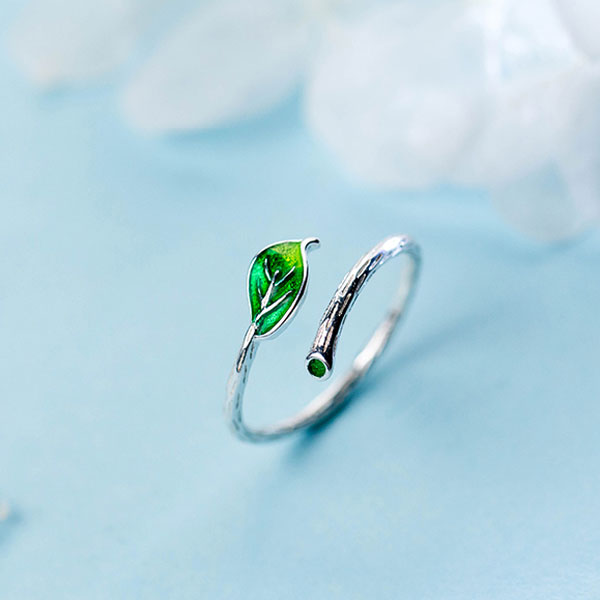 Leuce Ring